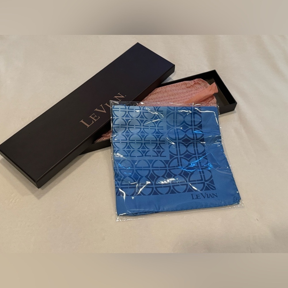 LeVian Blueberry Blue 100% silk scarf NIB
